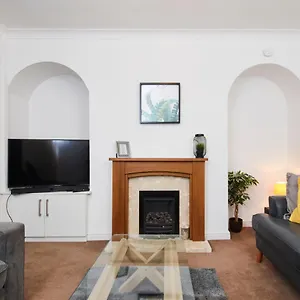 https://fantastic-skipton-property.yorkshirehotels.net