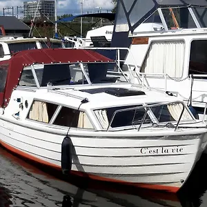 https://motor-yacht-amazone.amsterdamhotelsnl.com